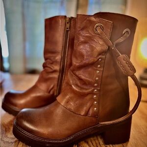 Vintage Foundry boots.